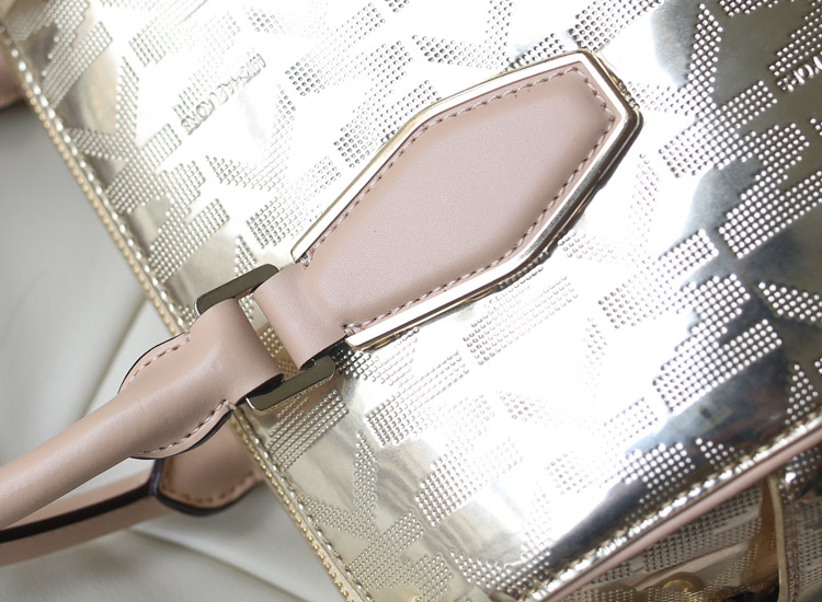 MK包包诚招代理 新款烫金字母枕头包 进口原版皮金色女士手提包