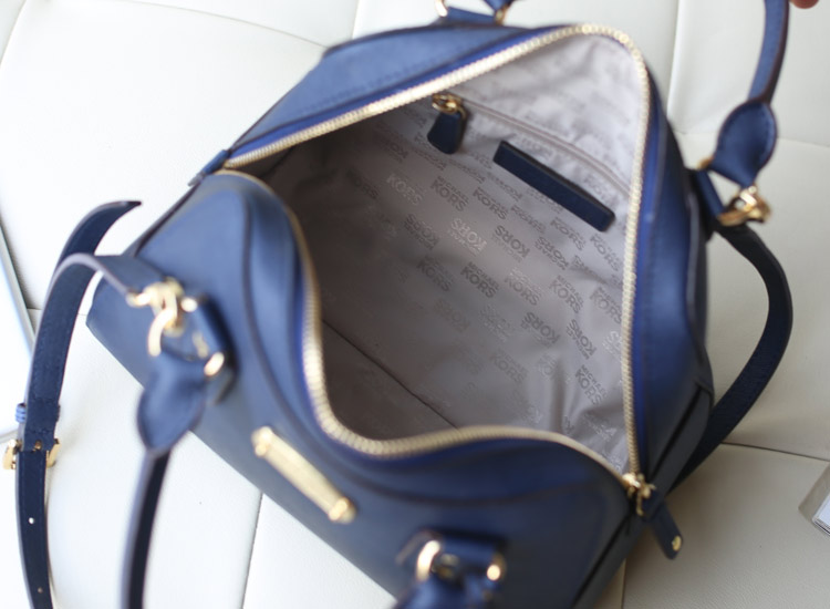 一件代发 MK原版顶级十字纹牛皮 2014专柜新款贝壳枕头包中号 深蓝