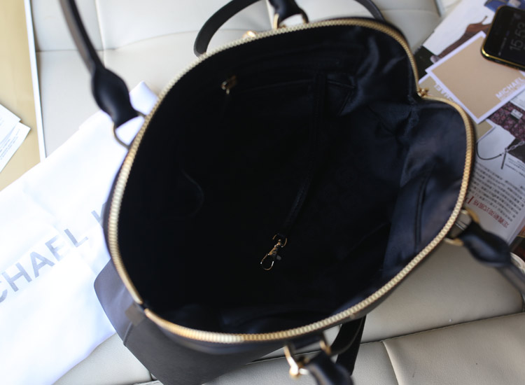 奢侈品包包代购 Michael Kors 2015年专柜同步新款十字纹牛皮贝壳包中号 黑色