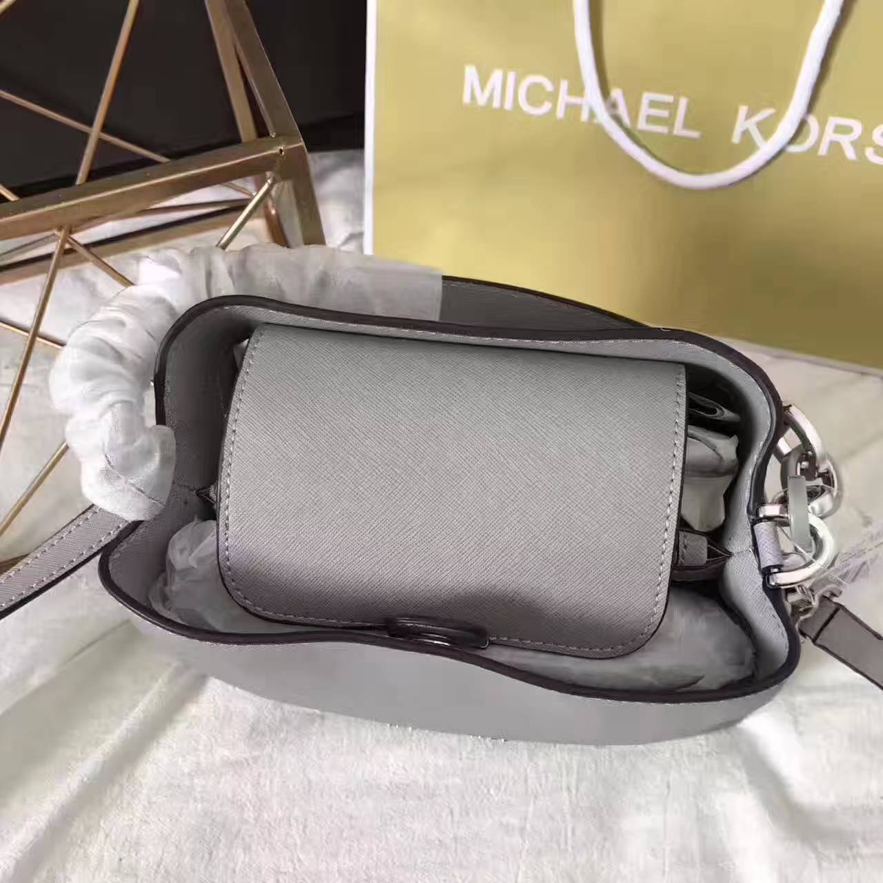 迈克科尔斯包包价格 MK灰色十字纹牛皮女包新款玉石单肩包