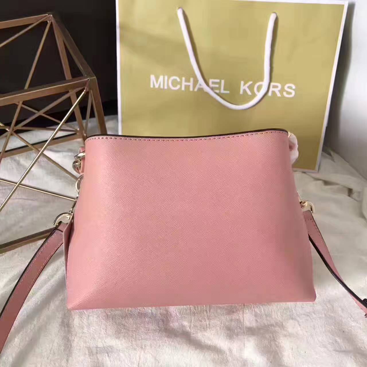 厂家直销 MK迈克科尔斯2017年新款牛皮玉石单肩包斜挎包包 粉色
