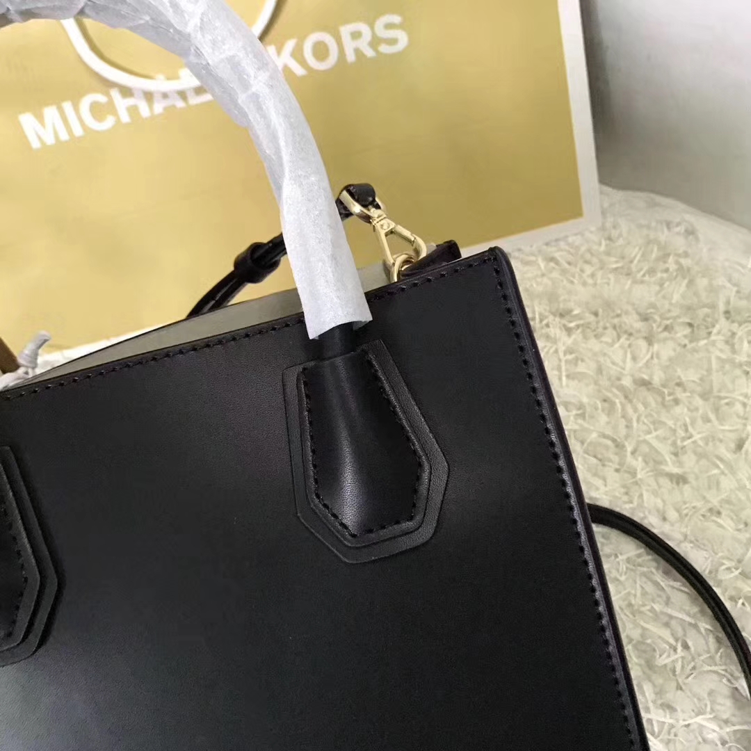 MK Mercer托特包 迈克高仕新款心形铆钉纳帕牛皮女包22cm 黑色