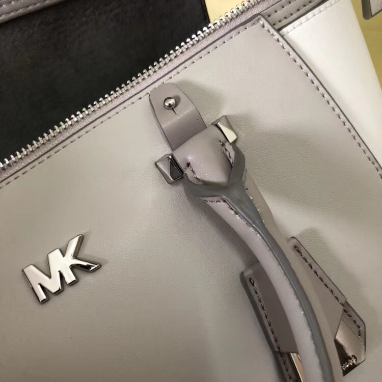 MK新款女包 迈克高仕灰拼白进口纳帕牛皮大号耳朵包手提包30cm