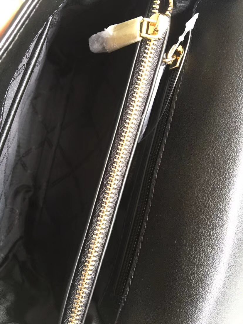 广州包包批发 迈克科尔斯MK黑色进口牛皮链条单肩包24CM 配花瓣搭扣锁